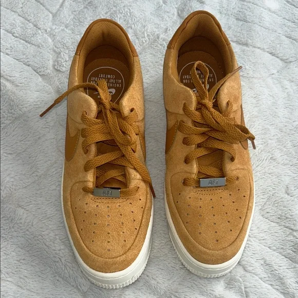 Nike Air Force 1 Low Sage, Women’s Size 8 - Picture 2 of 11